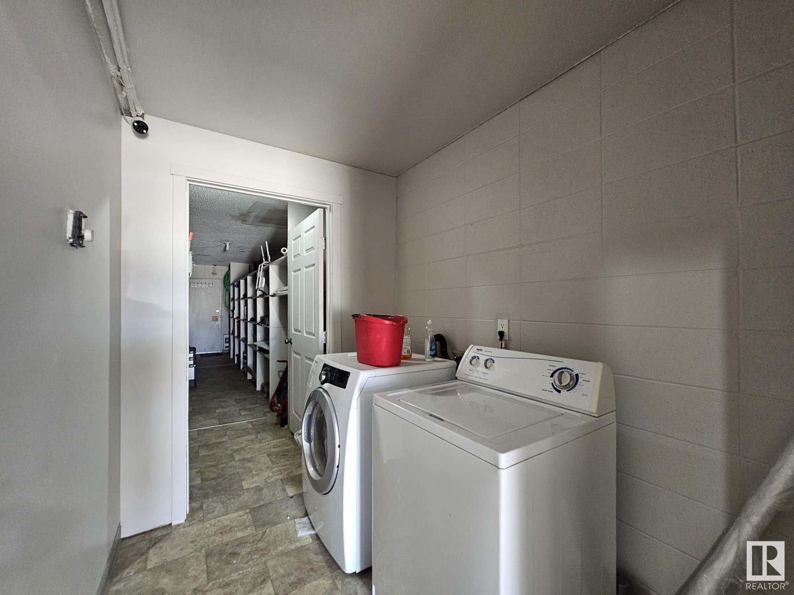5403 50 Av Property Photo 25