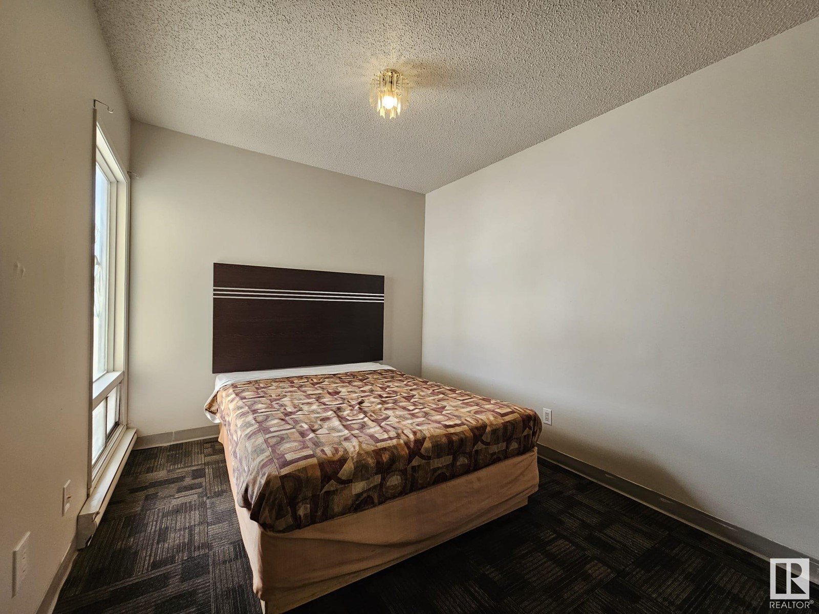 5403 50 Av Property Photo 34