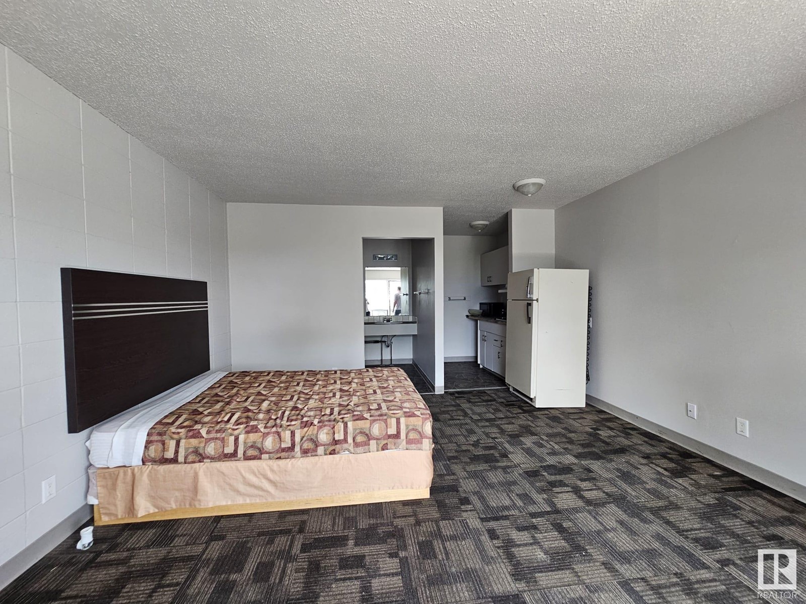 5403 50 Av Property Photo 37