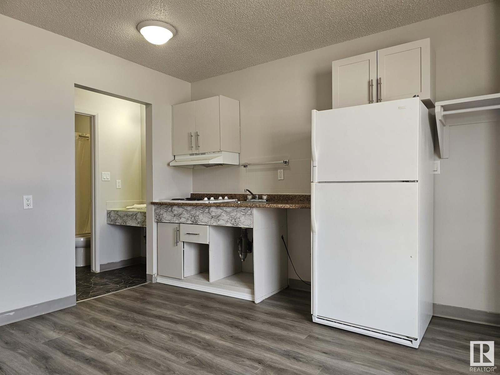 5403 50 Av Property Photo 42