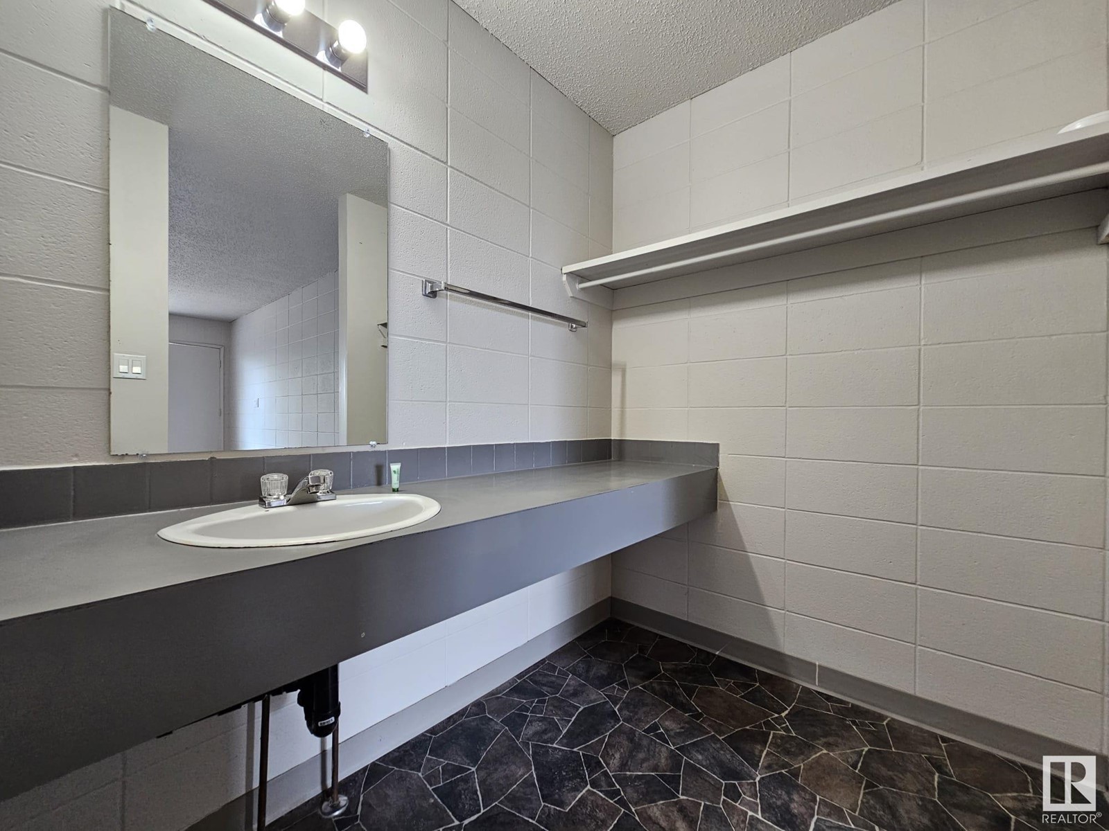 5403 50 Av Property Photo 46