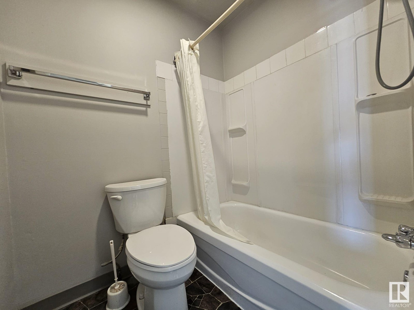 5403 50 Av Property Photo 48