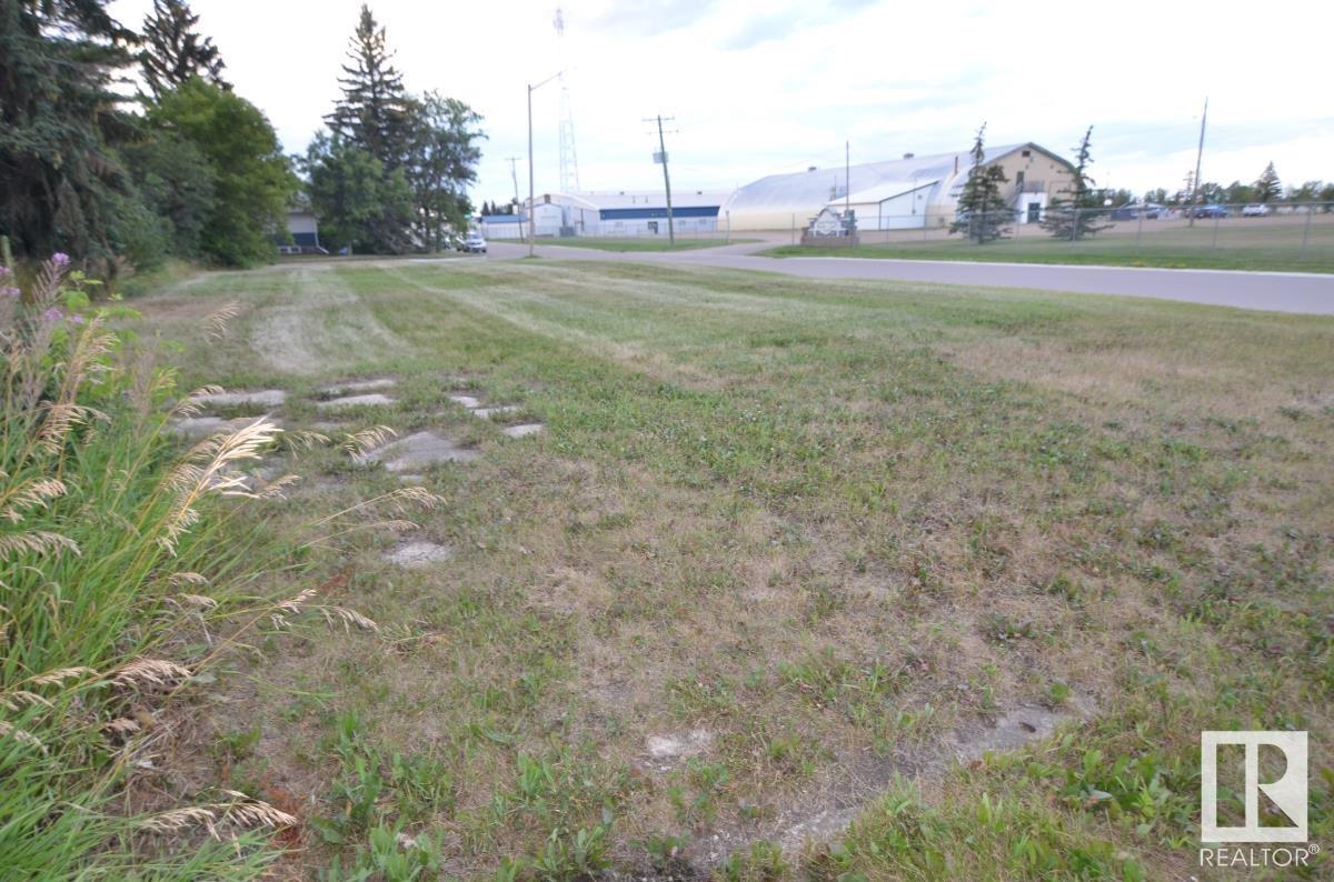 4803 53 Av Property Photo 6