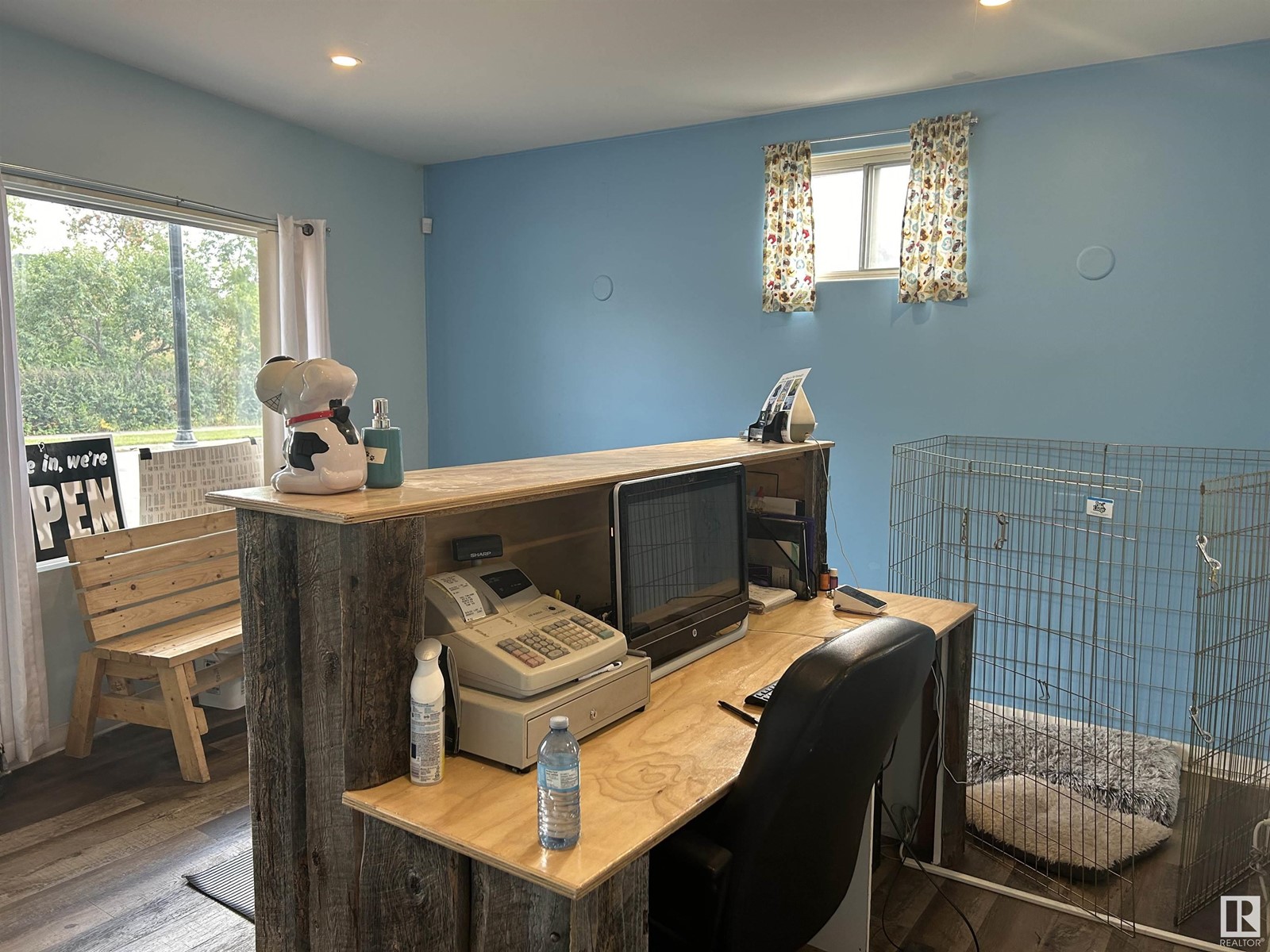 4816 50 Av Property Photo 5
