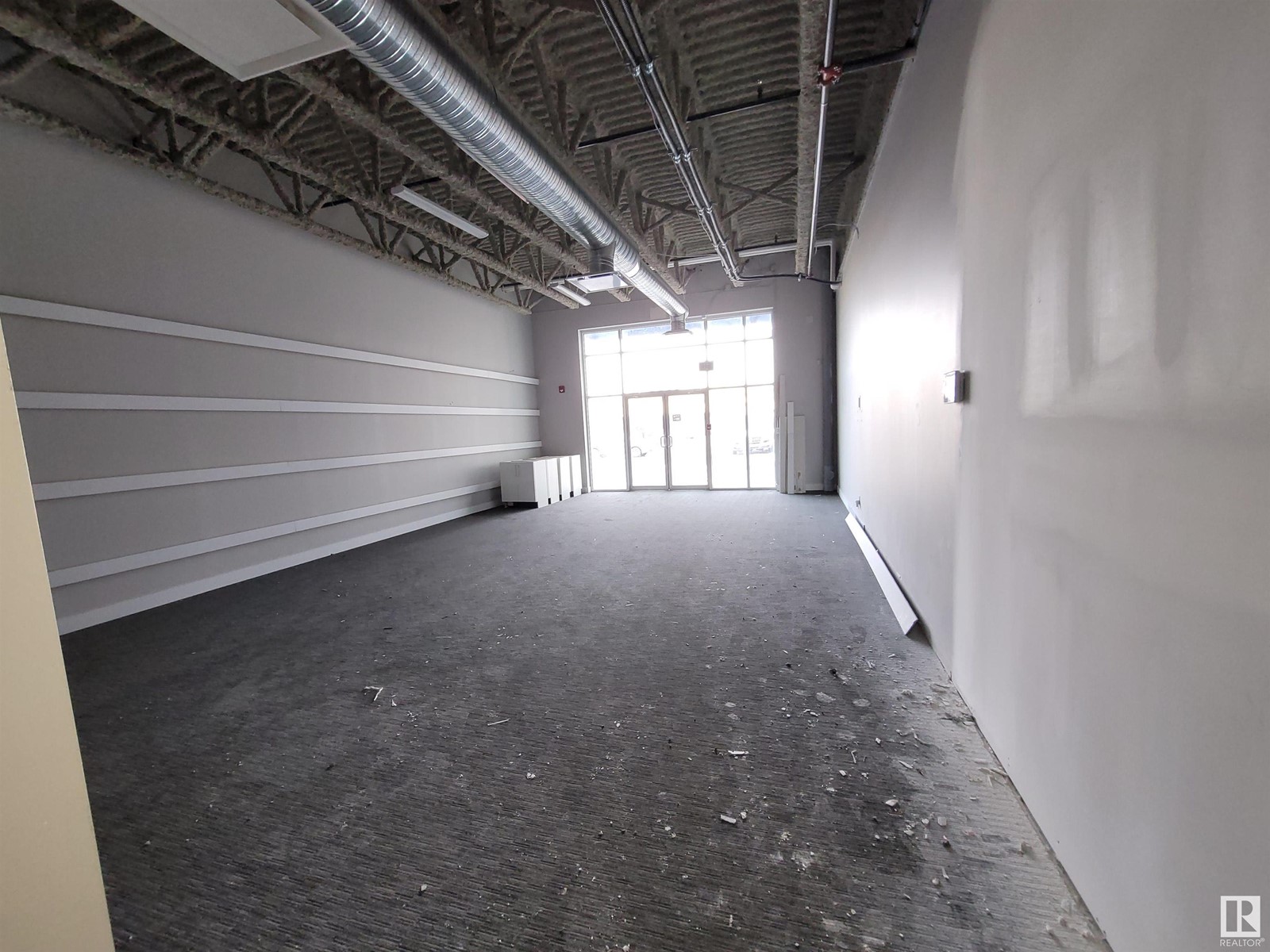6956 76 Av Nw Property Photo 3