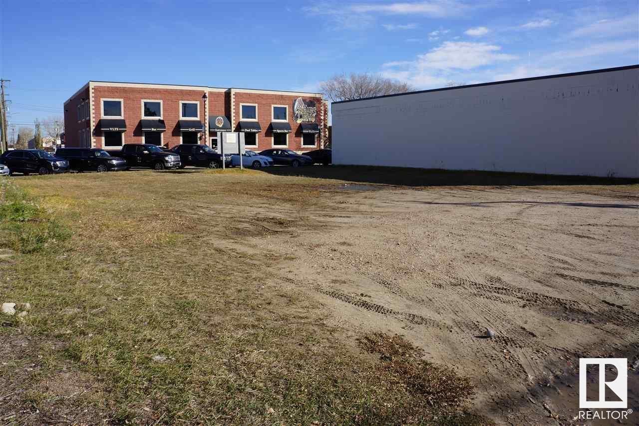 9932-9928 102 St Property Photo 2