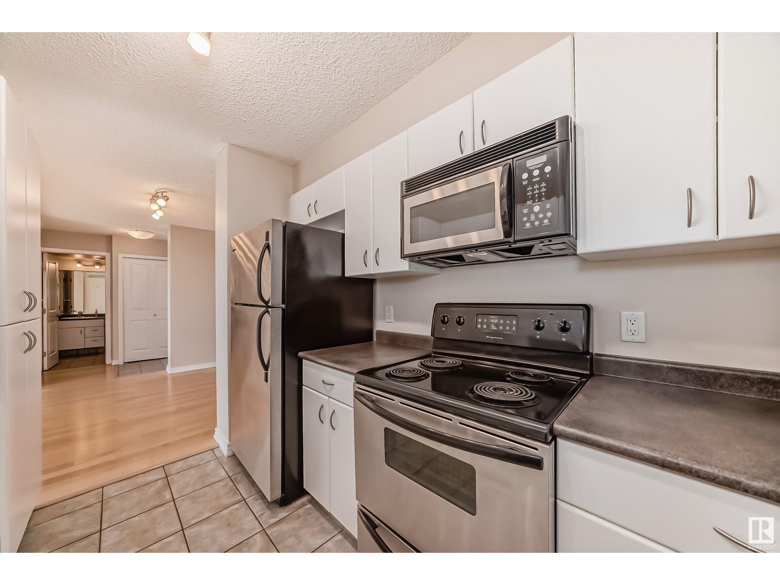#1703 10303 105 St Nw Property Photo 3