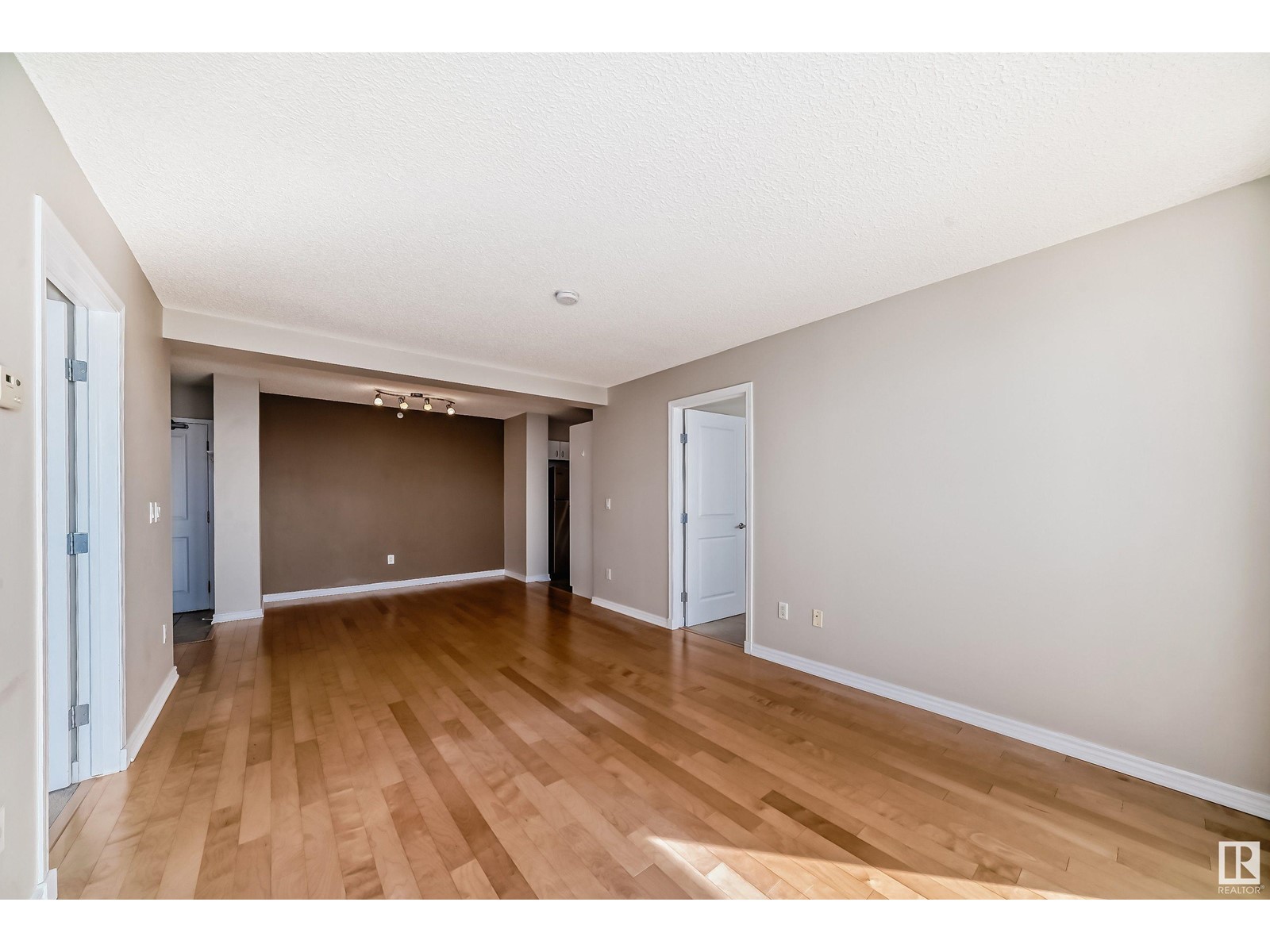 #1703 10303 105 St Nw Property Photo 13