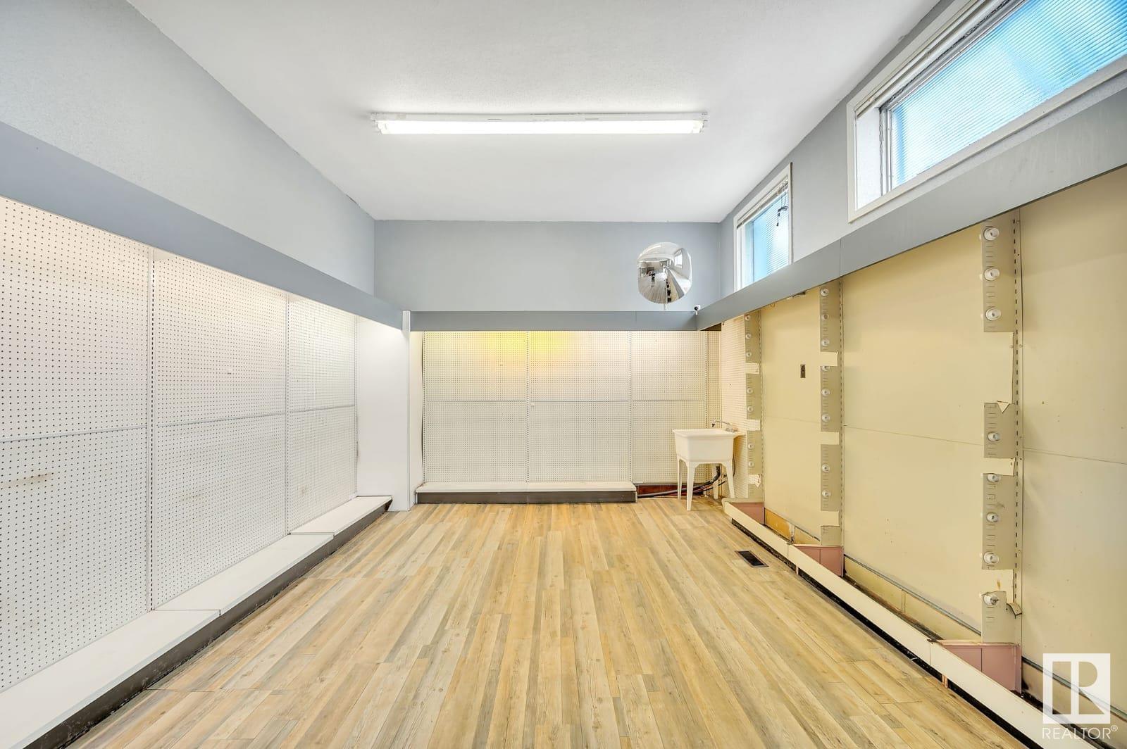 10130 100 Av Property Photo 7