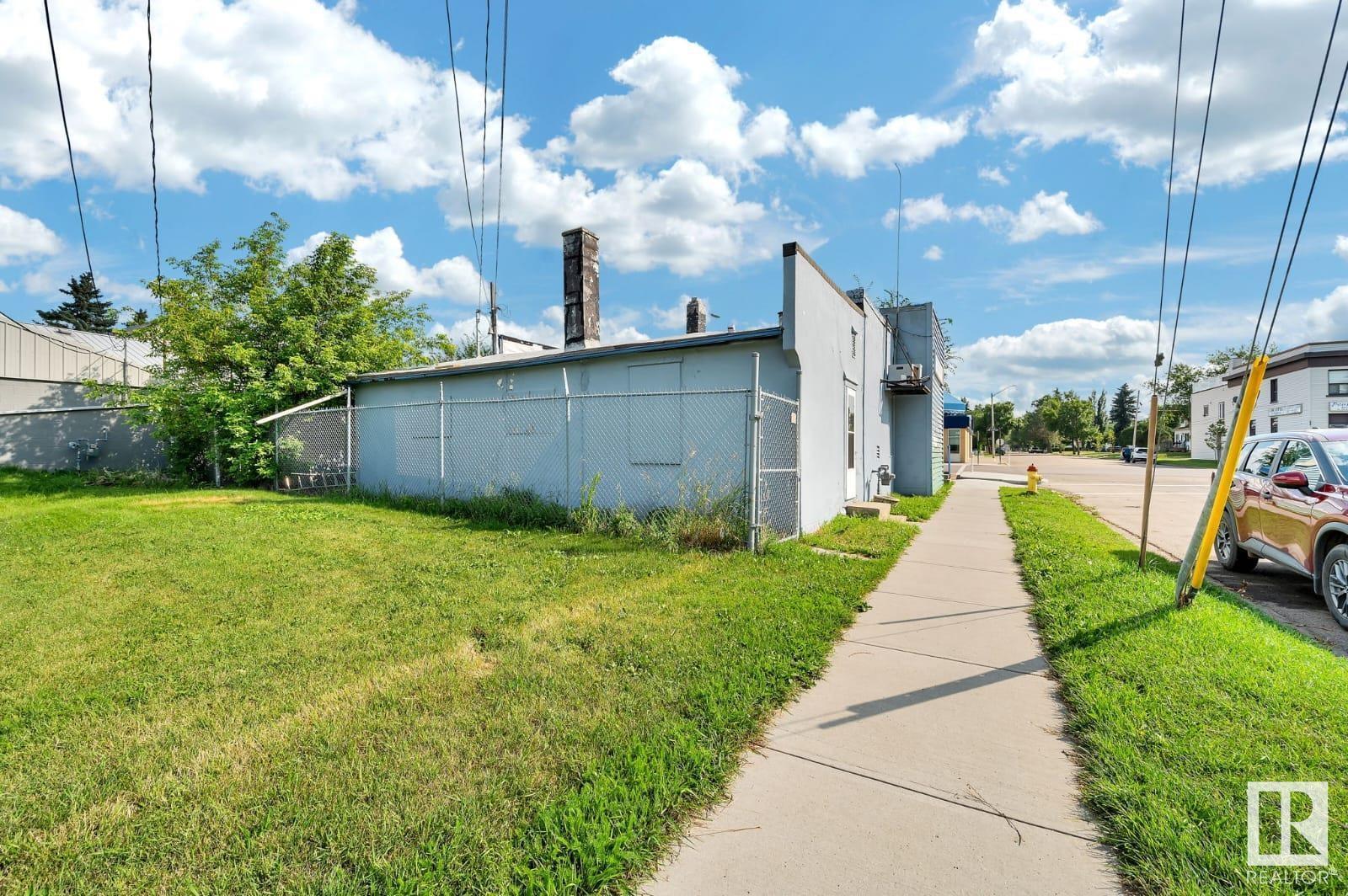 10130 100 Av Property Photo 14