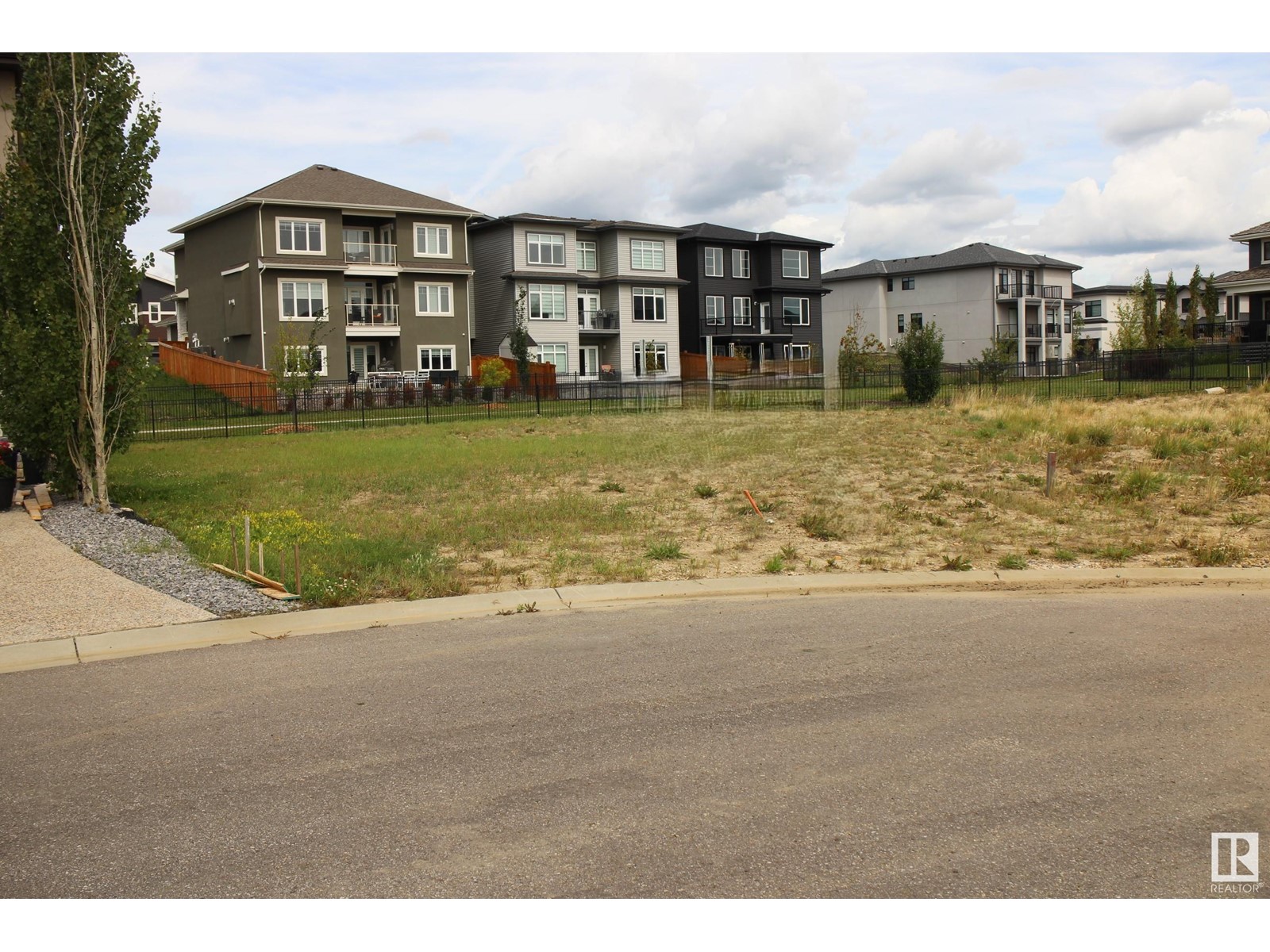 3044 59 Av Property Photo 9