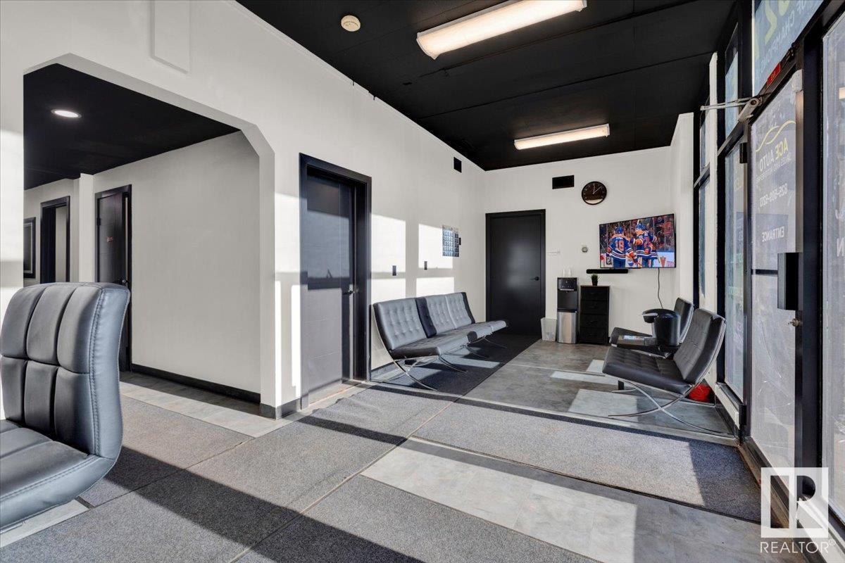 9508 62 Av Nw Property Photo 10