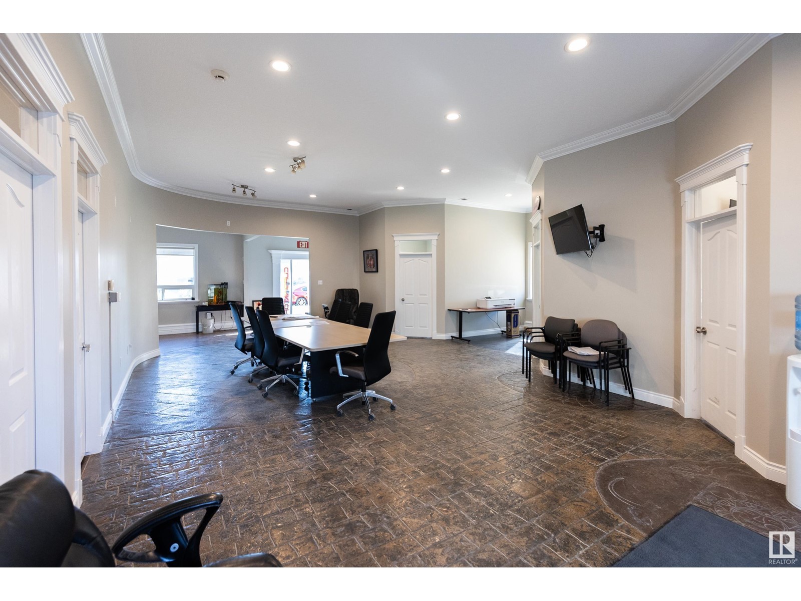 12020 28 St Ne Property Photo 10
