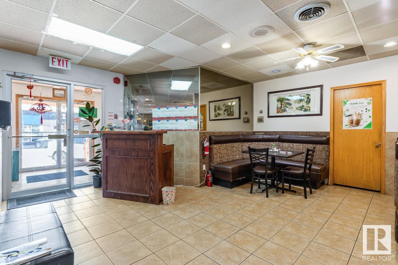 4820 50 Av Property Photo 6