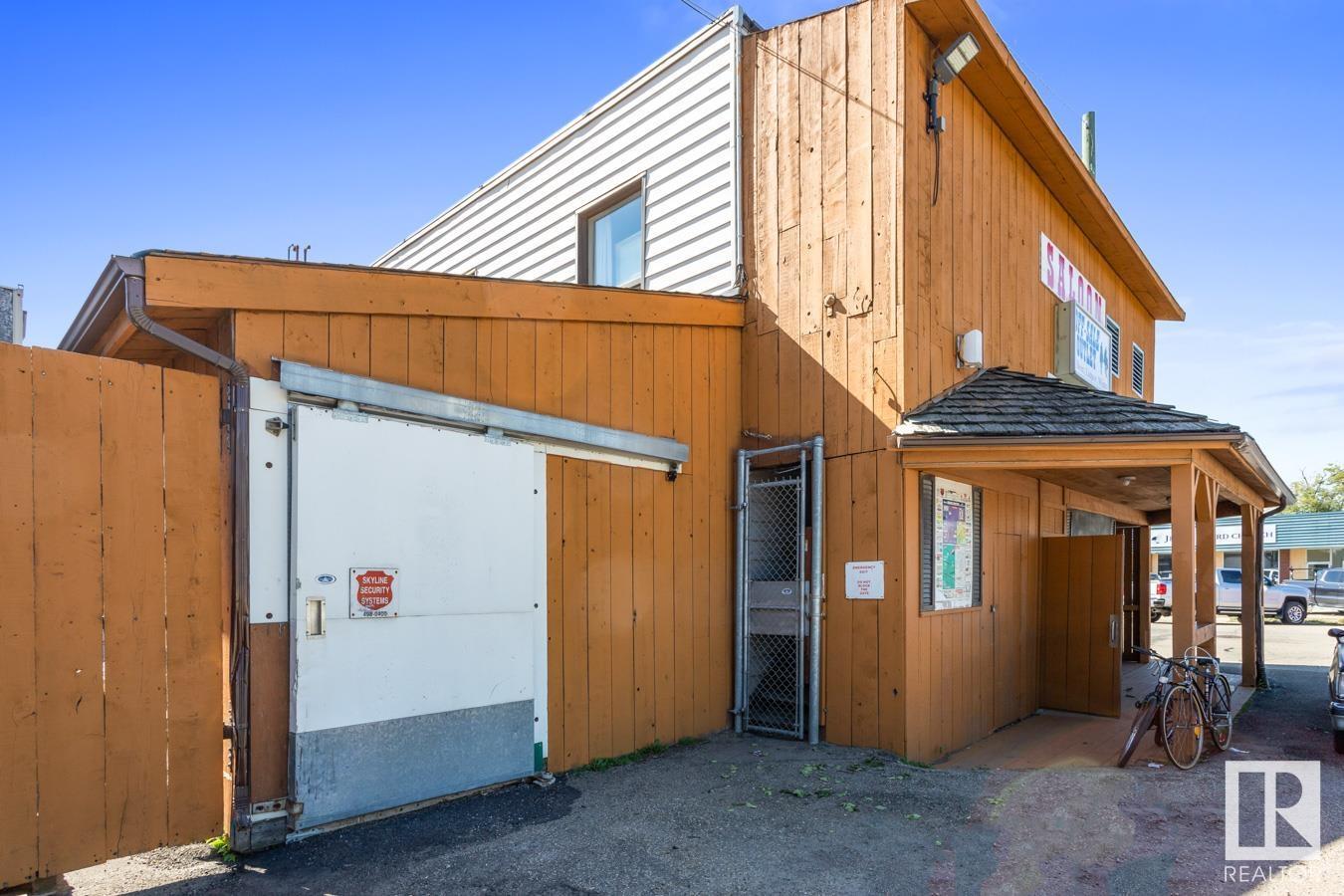 4820 50 Av Property Photo 20