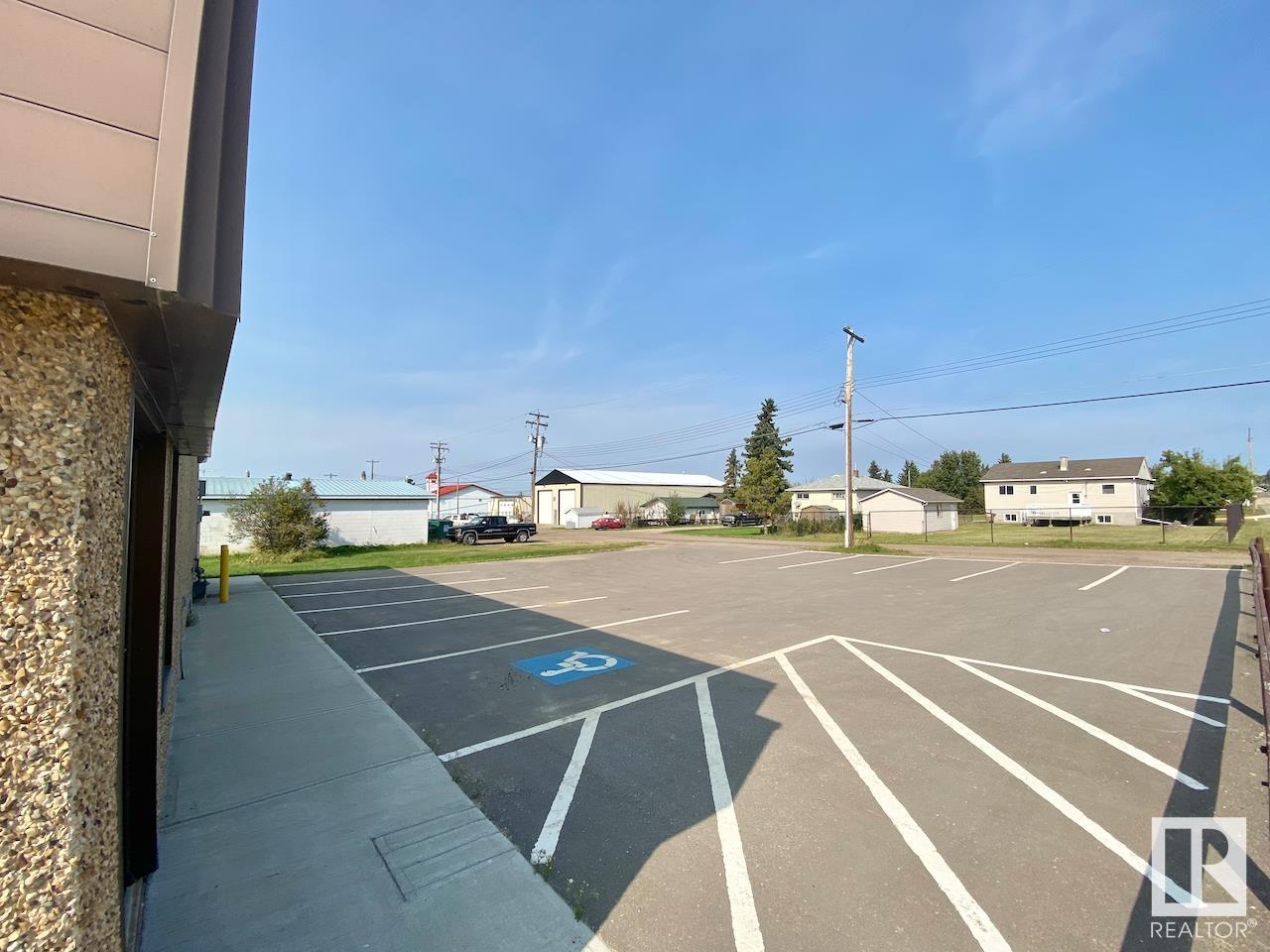 5103 3 St Property Photo 3