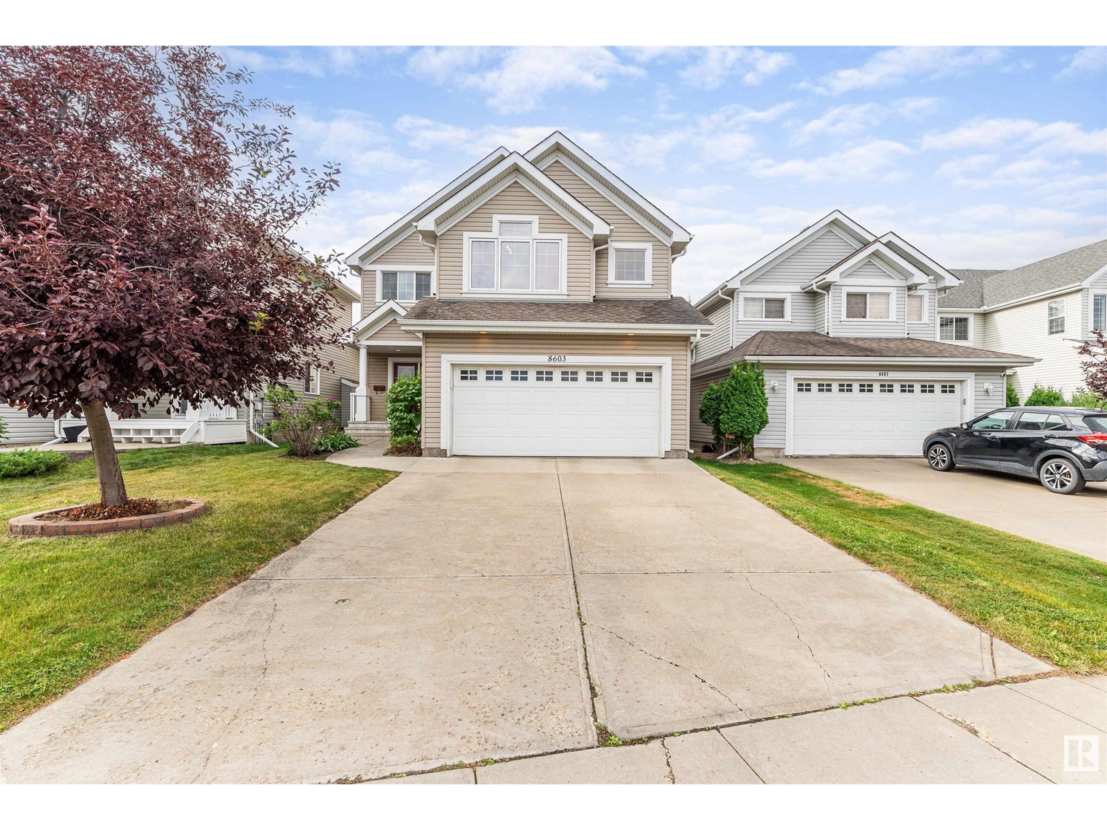 8603 11 Av Sw Property Photo 1