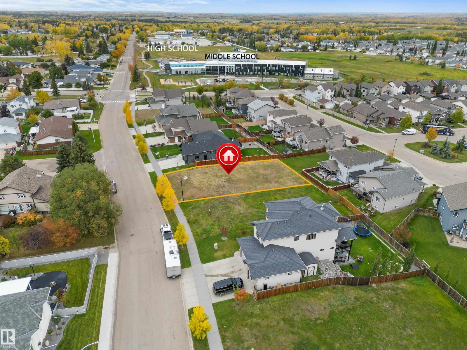 4113 43 Street Property Photo 3