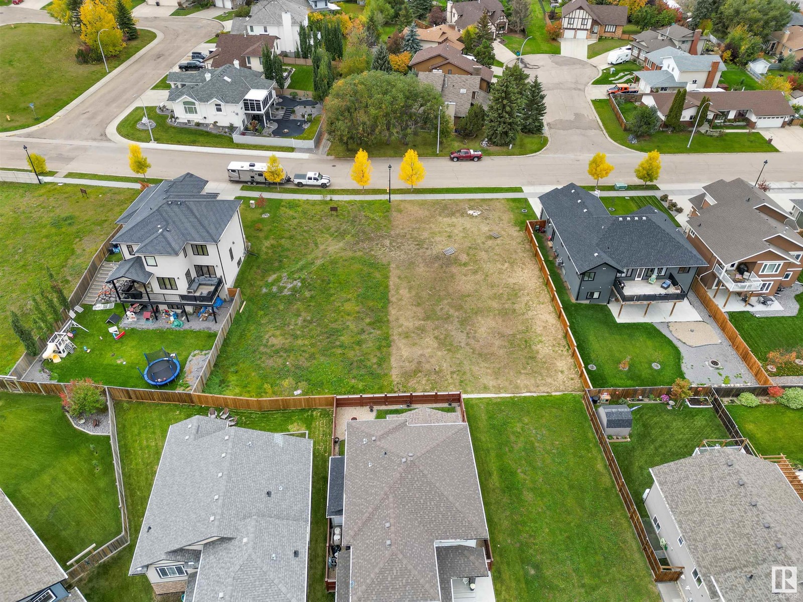 4113 43 Street Property Photo 5