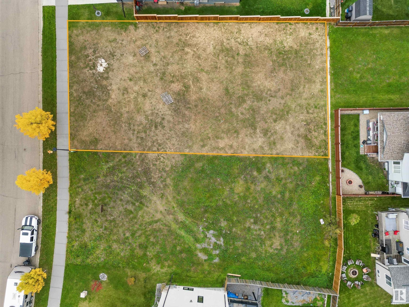 4113 43 Street Property Photo 6