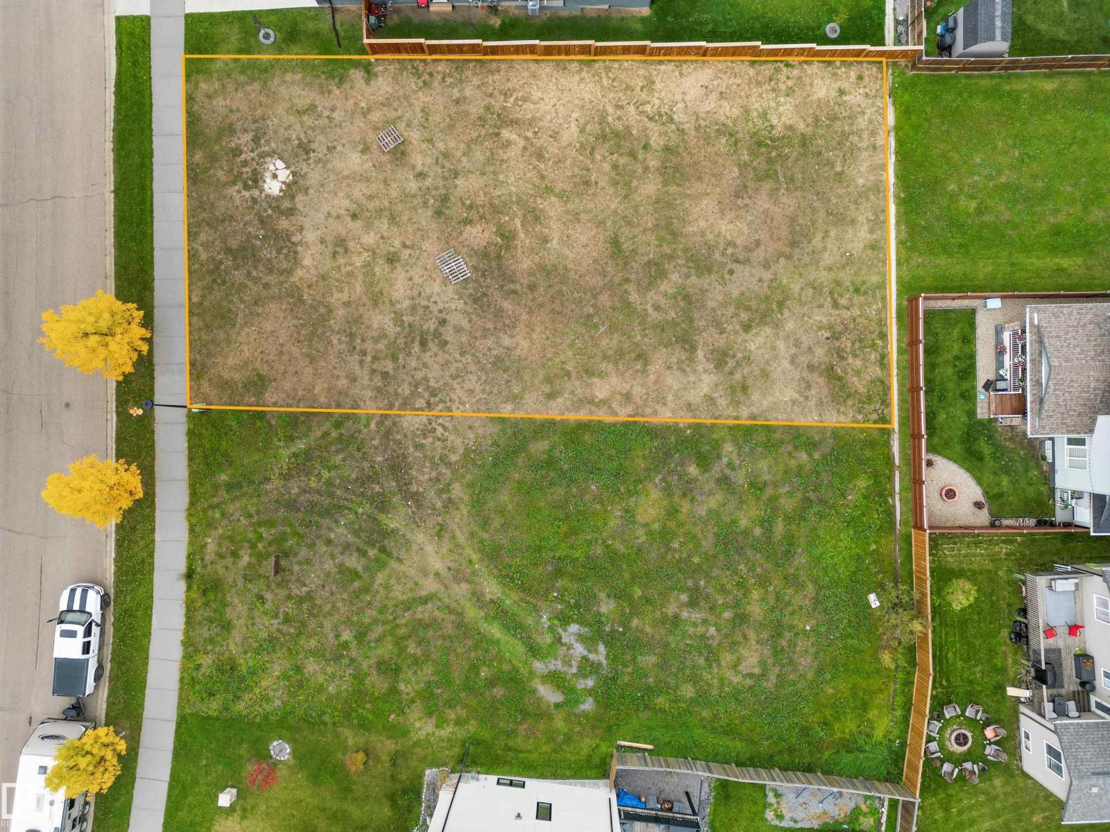 4113 43 Street Property Photo 8