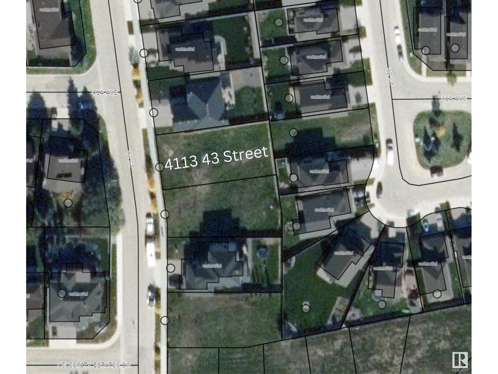 4113 43 Street Property Photo 9