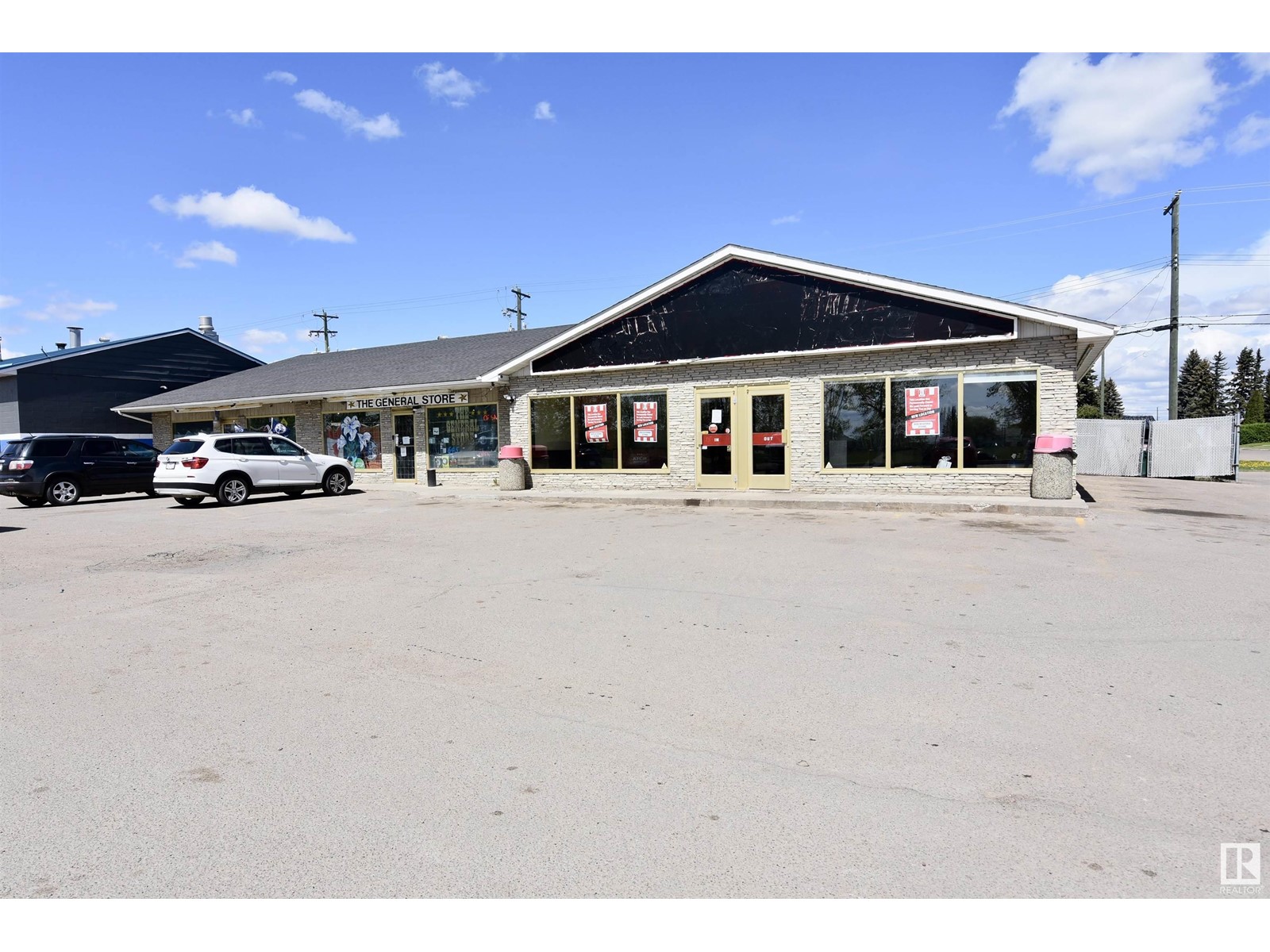 4502 50 Av Property Photo 1