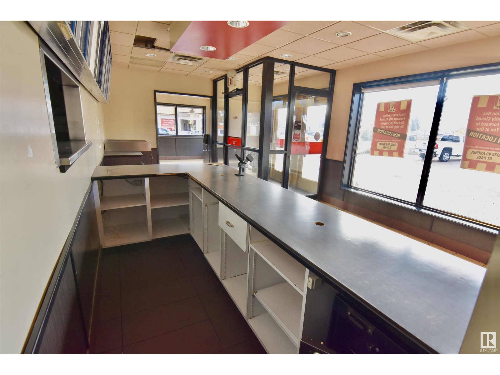 4502 50 Av Property Photo 4