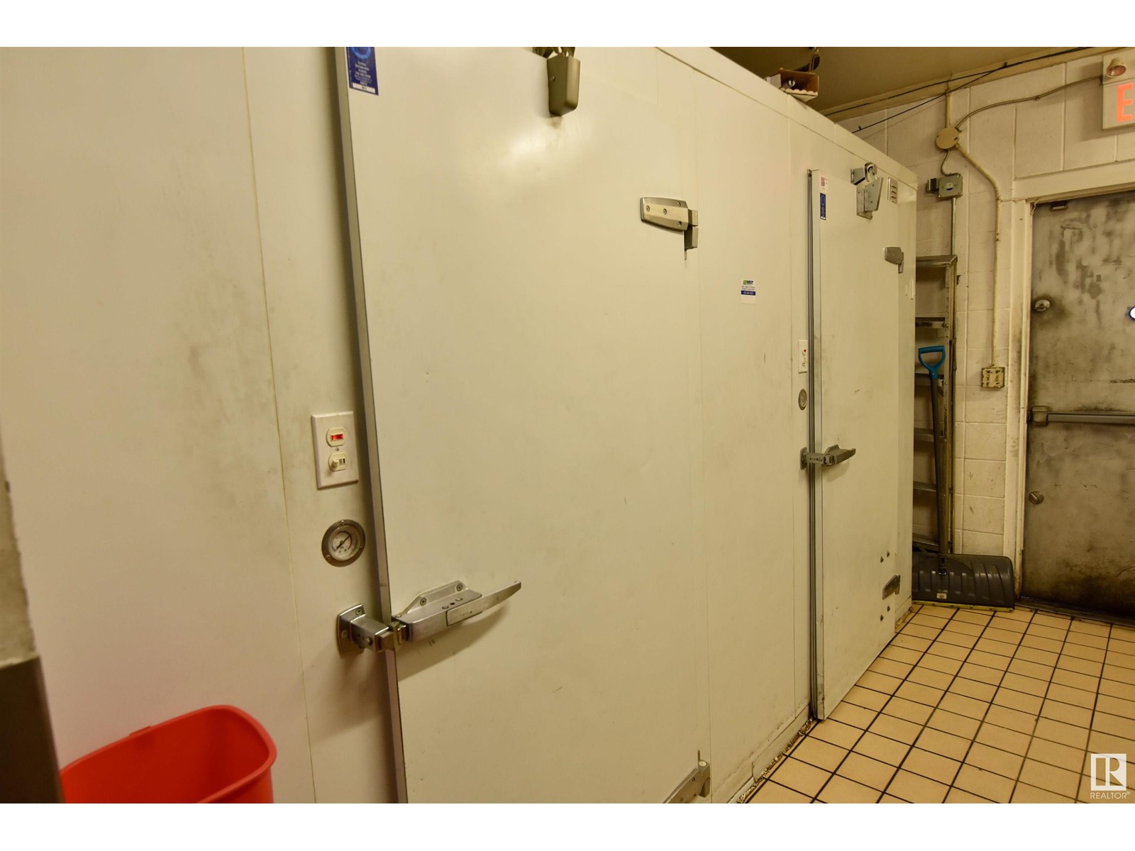 4502 50 Av Property Photo 9
