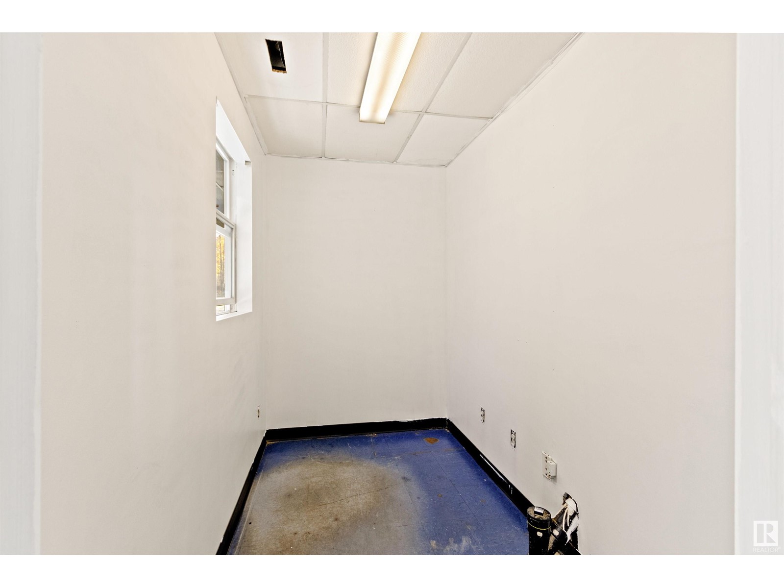 5702 50a Street Property Photo 22