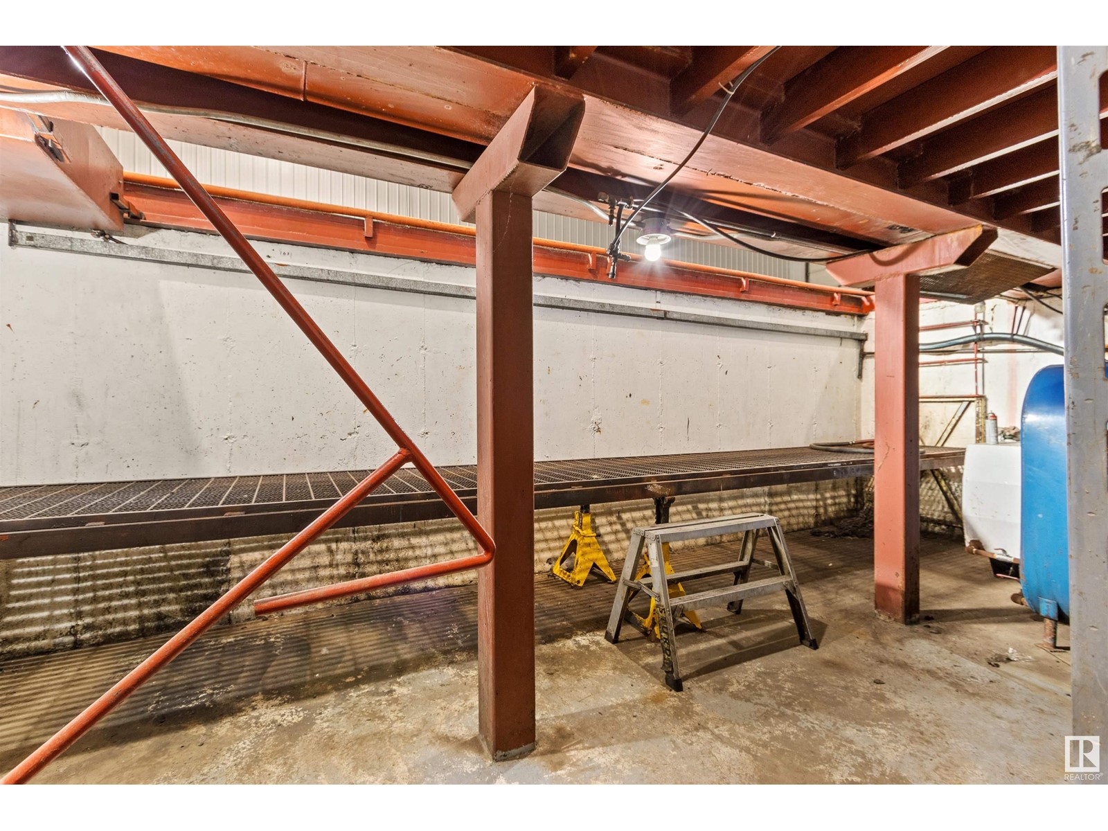 5702 50a Street Property Photo 32