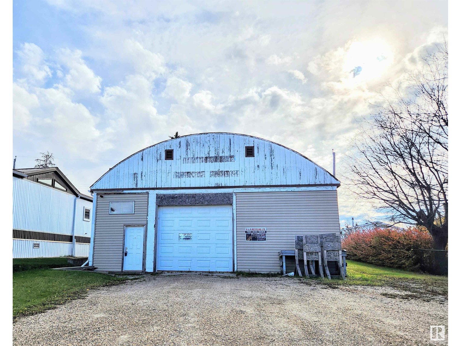 4823 47 Av Property Photo 1
