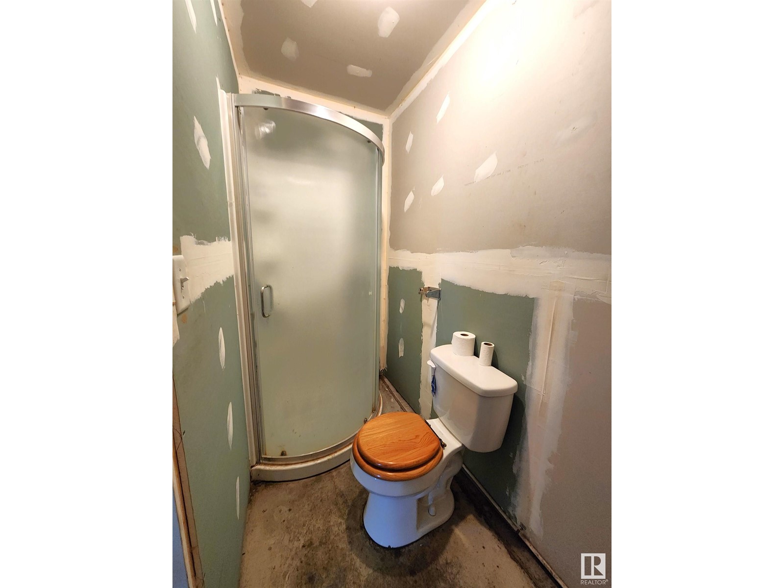4823 47 Av Property Photo 4