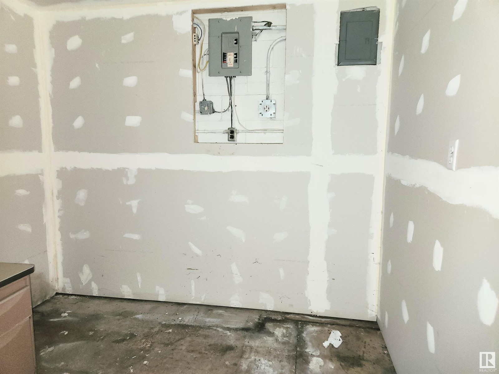 4823 47 Av Property Photo 7