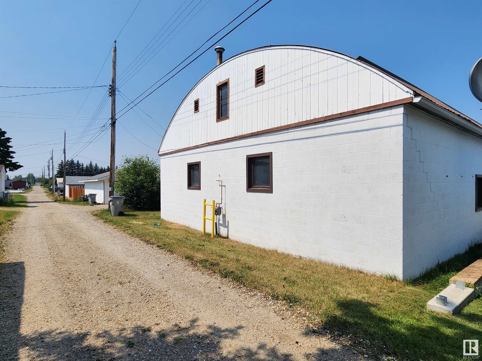 4823 47 Av Property Photo 11