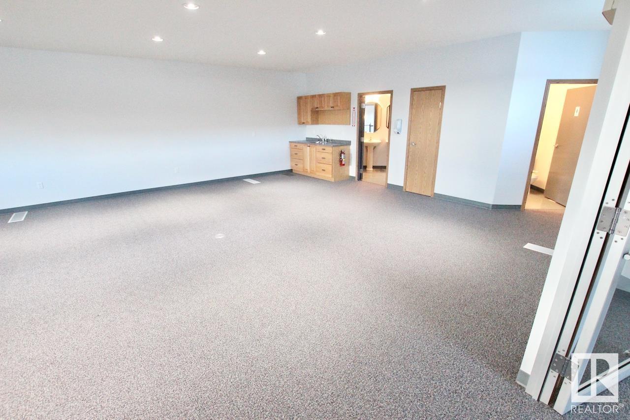 3705 53 St Property Photo 17