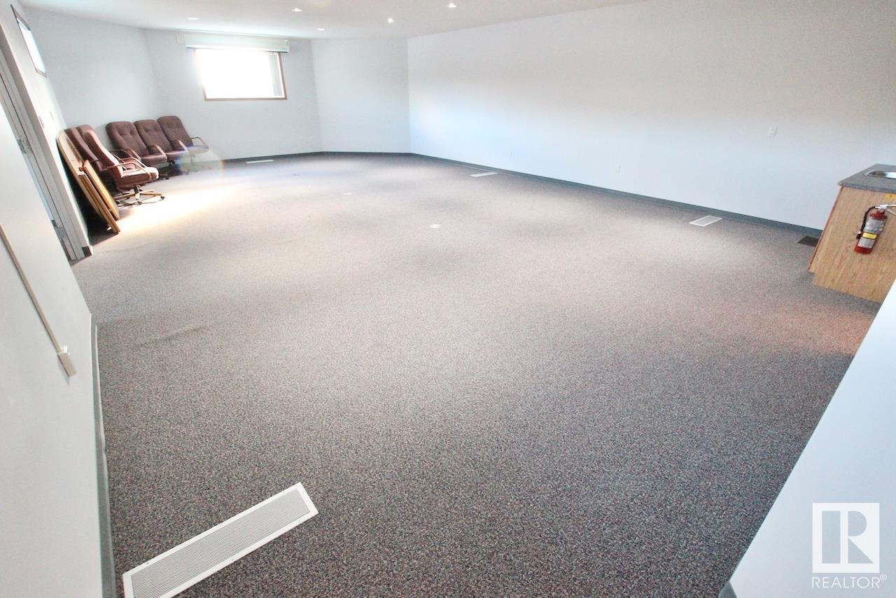 3705 53 St Property Photo 22