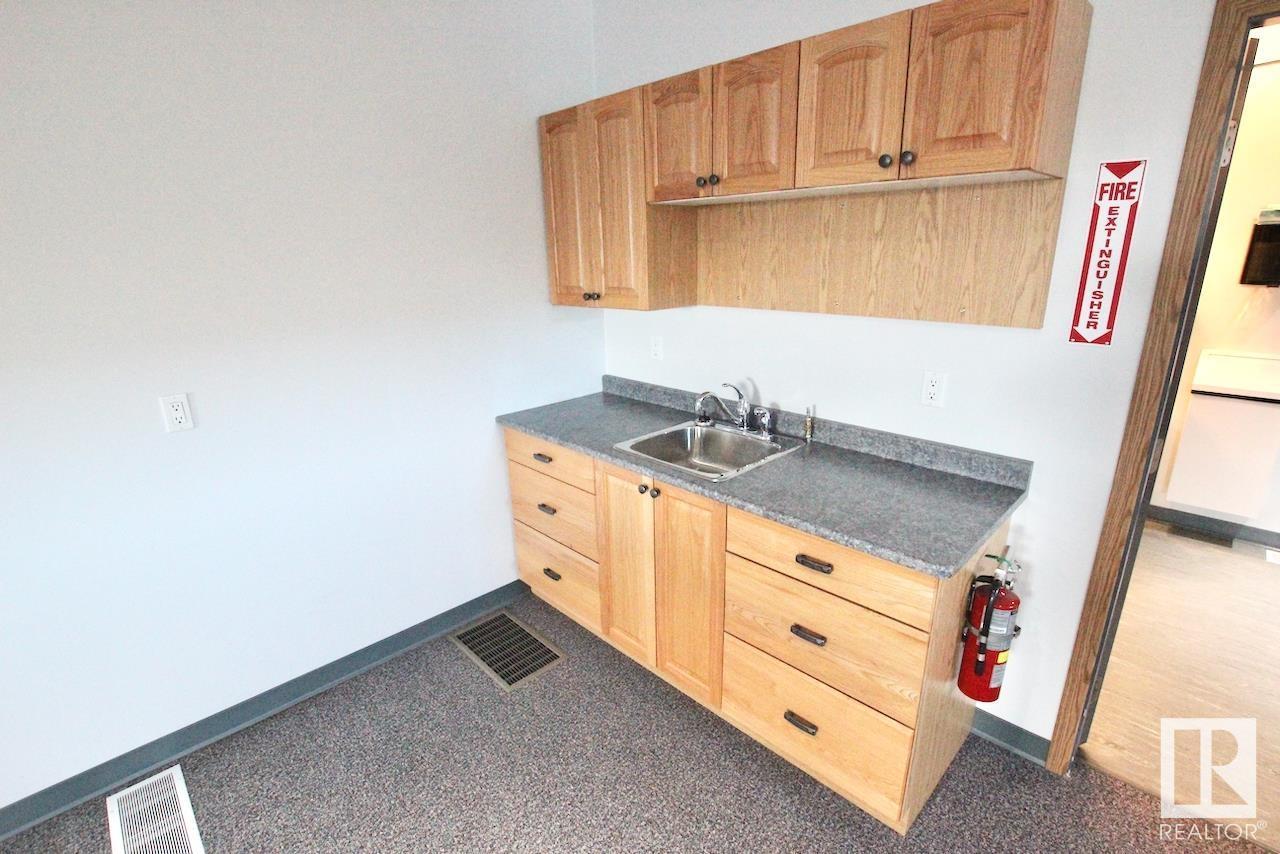 3705 53 St Property Photo 23