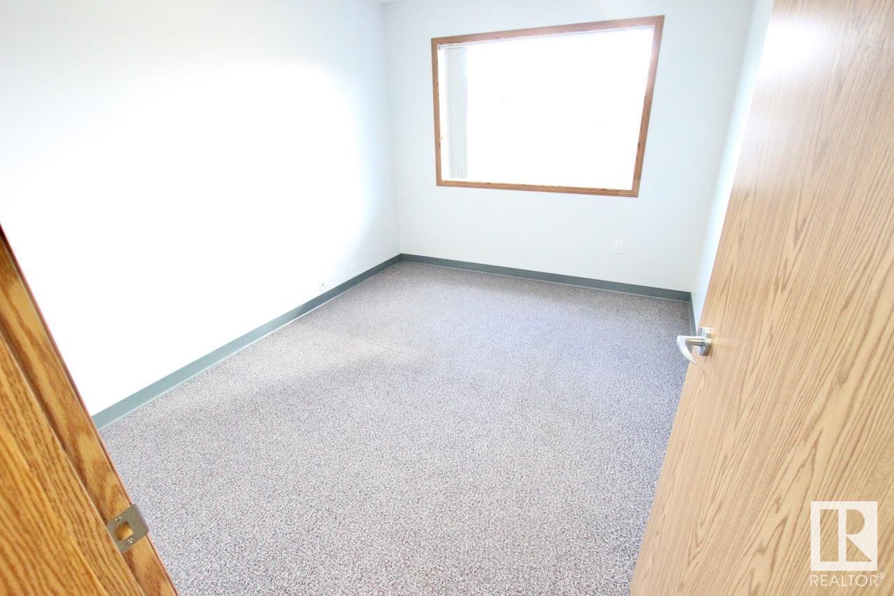 3705 53 St Property Photo 32