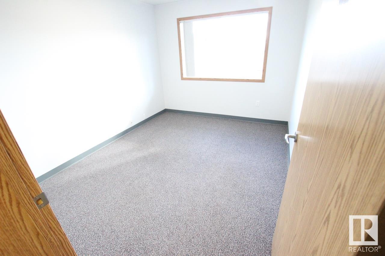 3705 53 St Property Photo 33