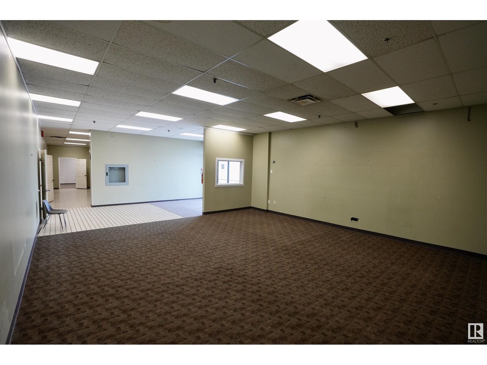 #400 5556 50 Av Property Photo 5