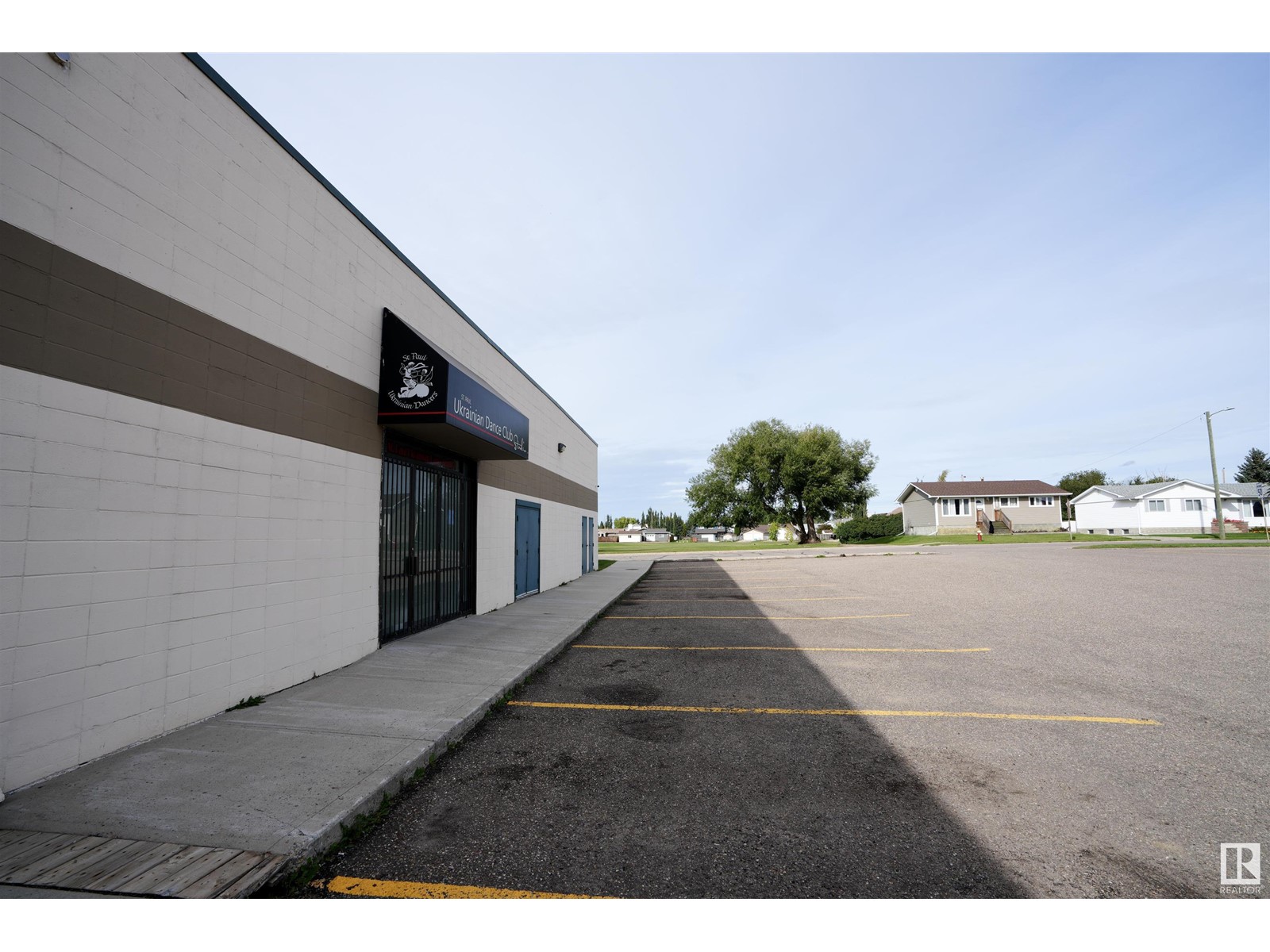 #400 5556 50 Av Property Photo 16