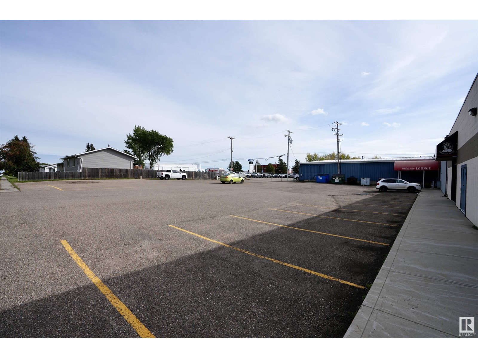 #400 5556 50 Av Property Photo 17