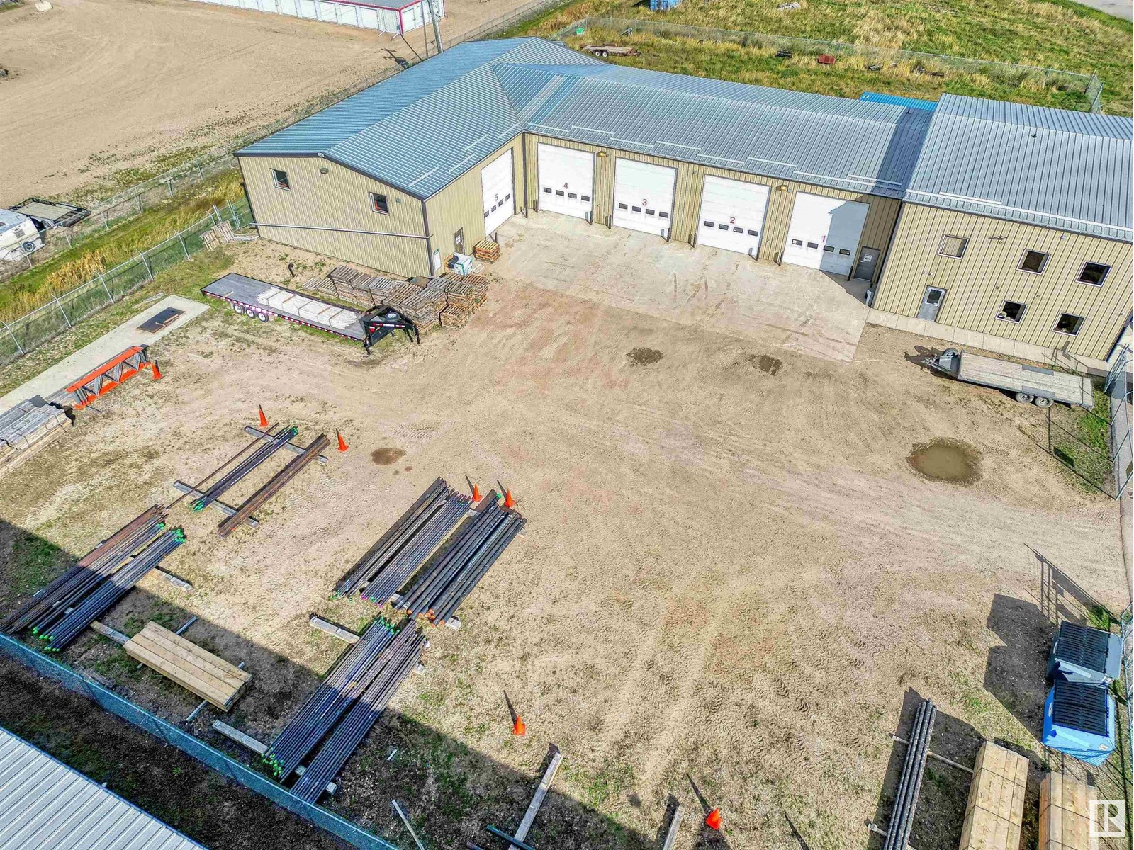 5807 47 Av Property Photo 6