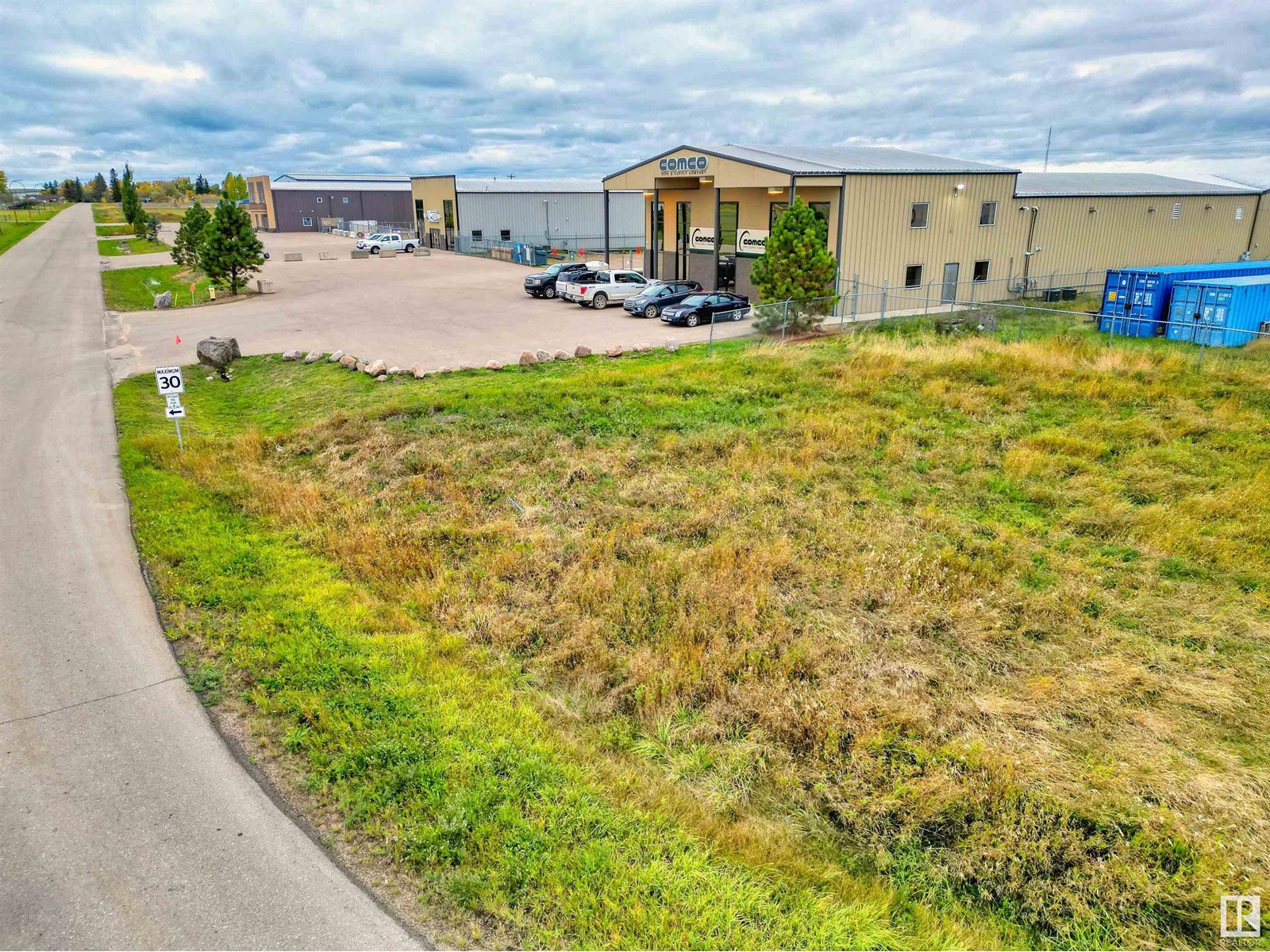 5807 47 Av Property Photo 13