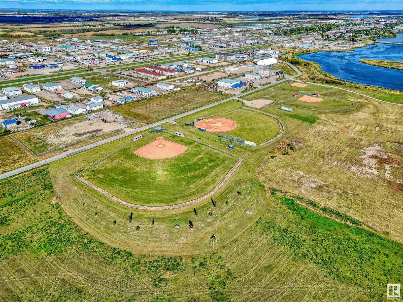 5807 47 Av Property Photo 14