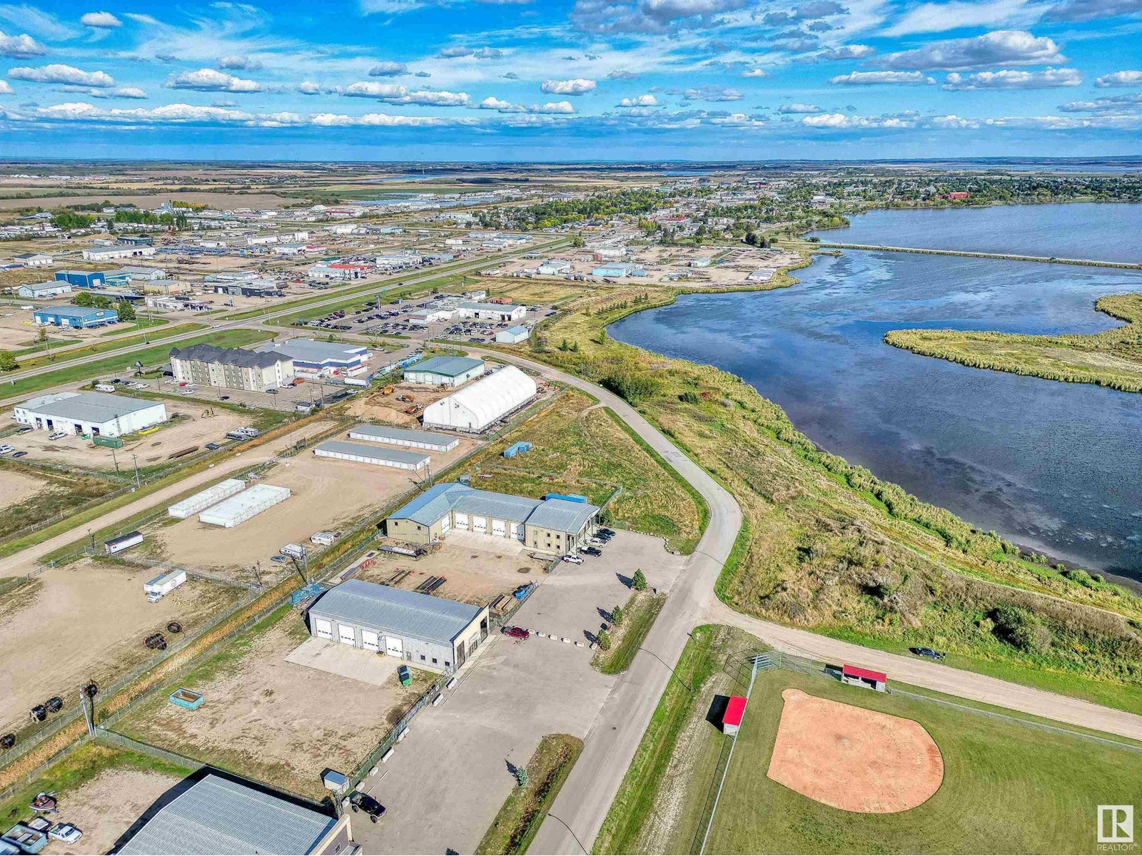 5807 47 Av Property Photo 17