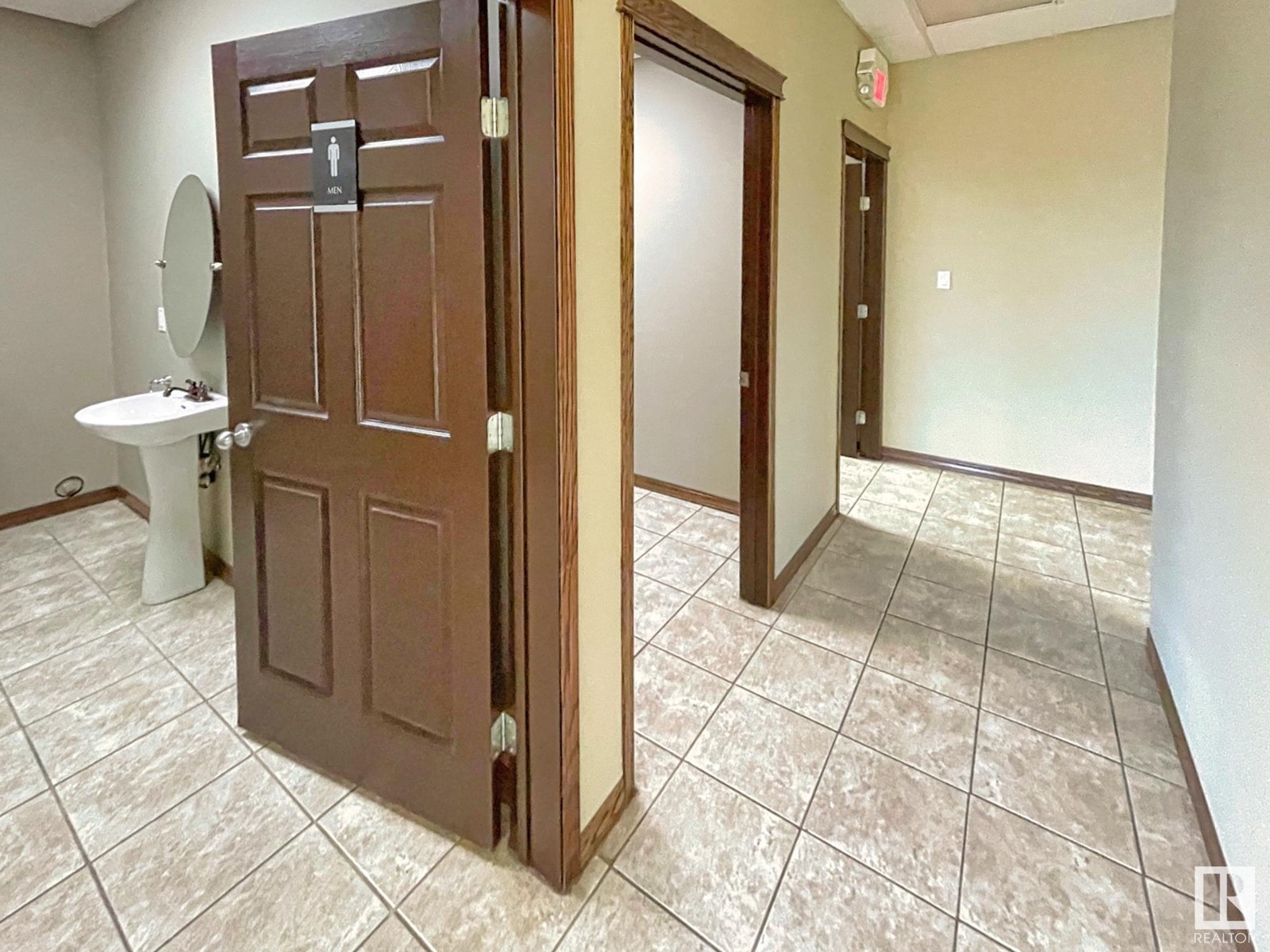 5807 47 Av Property Photo 25