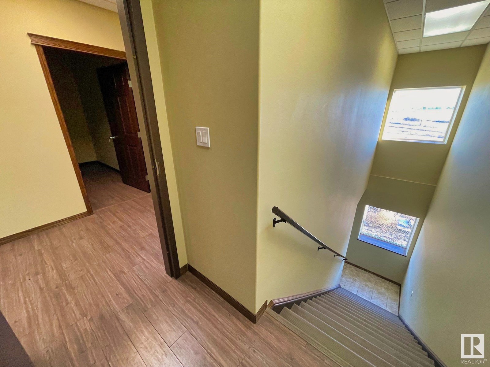 5807 47 Av Property Photo 32