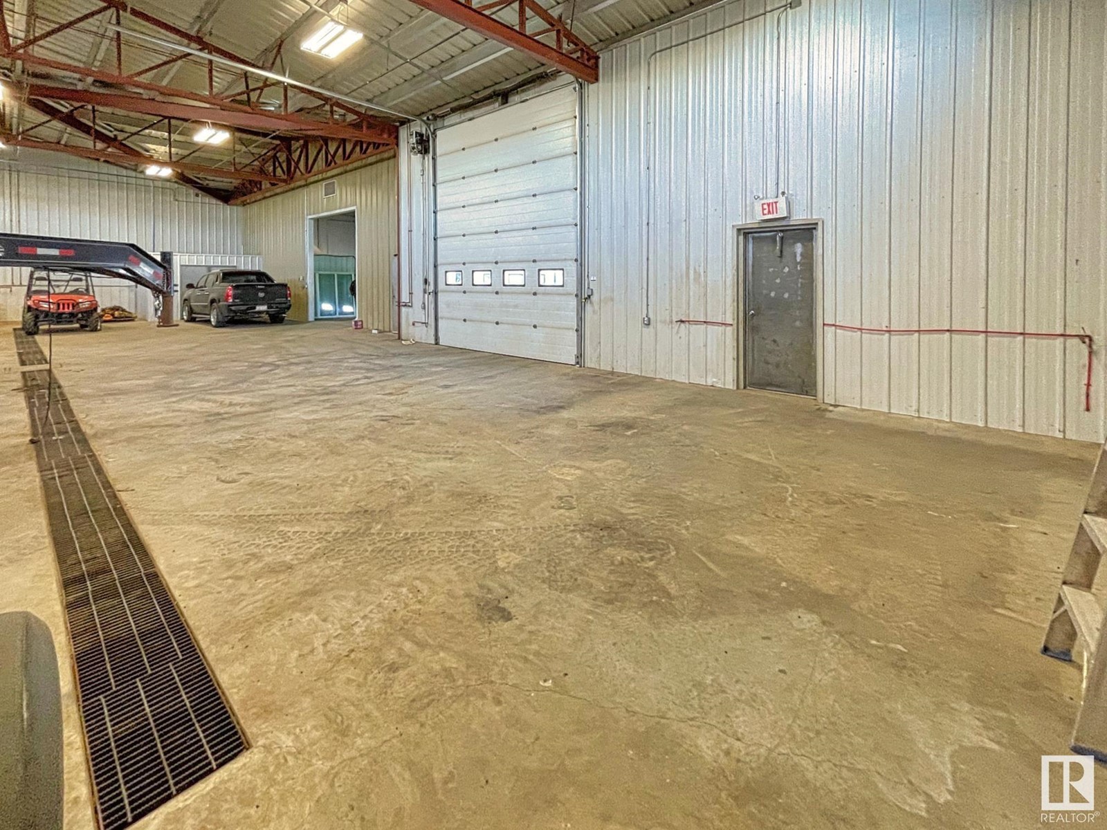 5807 47 Av Property Photo 47